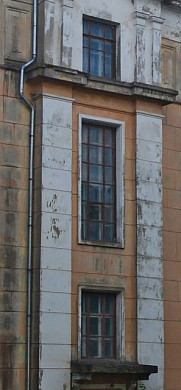 Окнам в подъезде 29-квартирного дома на Советской вернут исторический облик